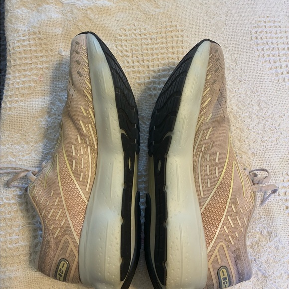 Brooks Running Shoes - Picture 3 of 6